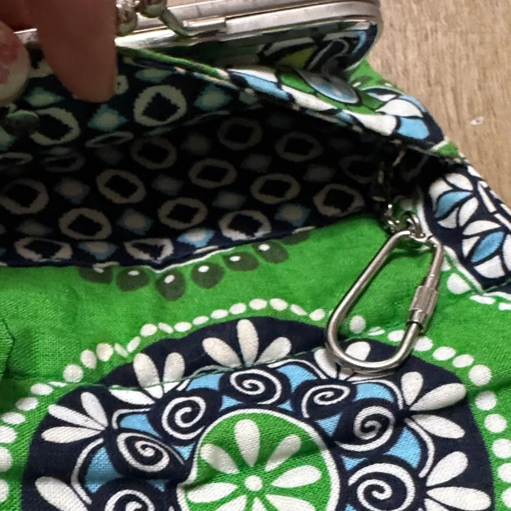 Vera Bradley wallet in the
"Cupcake Green" pattern in good condition - Picture 8 of 10